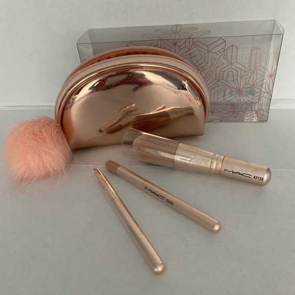 MAC Cosmetics Other - MAC Brush Kit - Snow Ball Travel Size